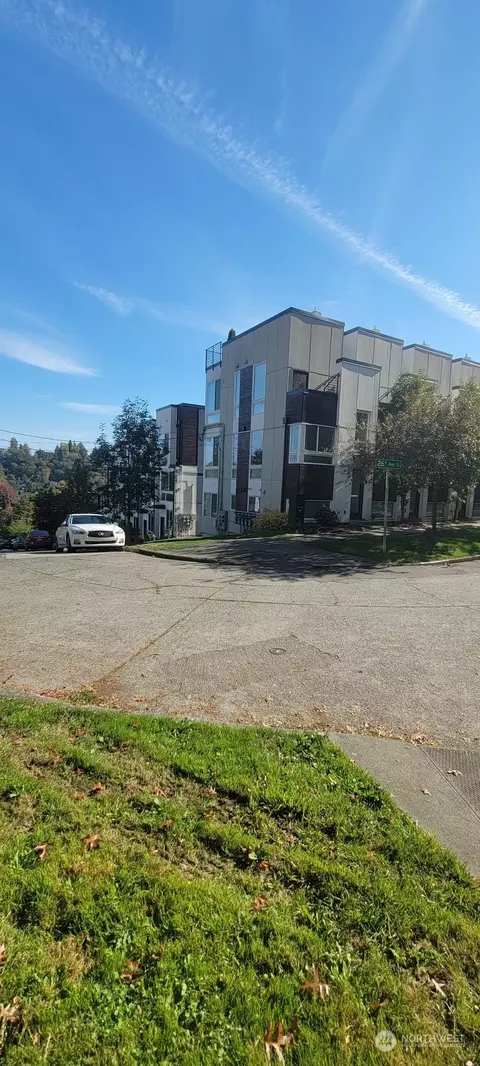 2602 E Thomas St, Seattle, WA 98112 photo 8