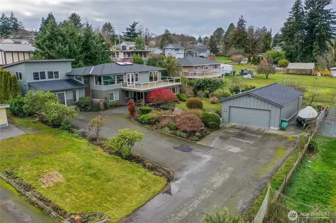 810 38th St, Anacortes, WA 98221