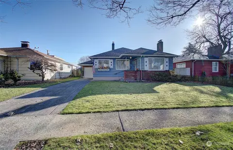 910 22nd Ave, Longview, WA 98632
