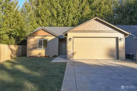 142 Heights Ln, Onalaska, WA 98570