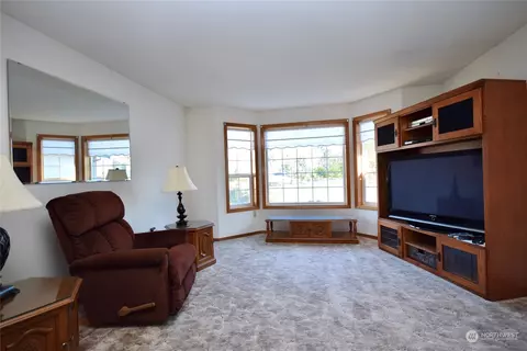 345 N Ninth Ave, Sequim, WA 98382 photo 3