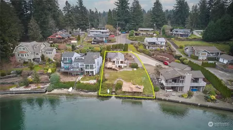 4616 Marine View Pl, Bremerton, WA 98312