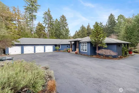 1041 Makah Pl, Fox Island, WA 98333