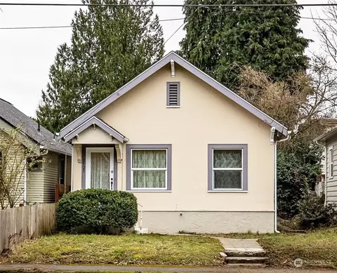 1727 6th St, Bremerton, WA 98337