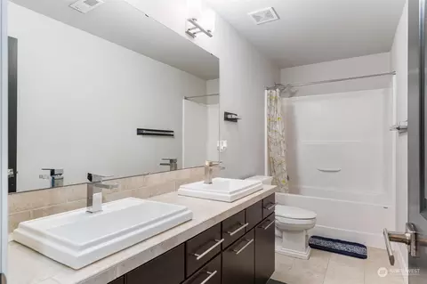 Bath - 3314 181st St SE, Bothell, WA 98012 photo 2 of 3