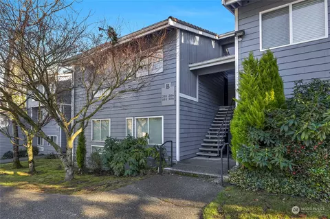 4120 212th St SW #B205, Mountlake Terrace, WA 98043