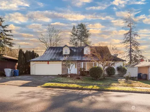 743 S 27th St, Renton, WA 98055