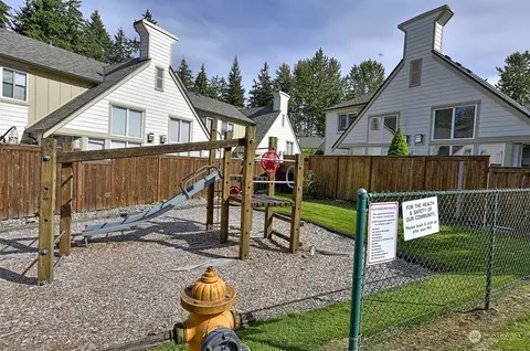 Exterior - 1600 121st St SE #E101, Everett, WA 98208 photo 9 of 12