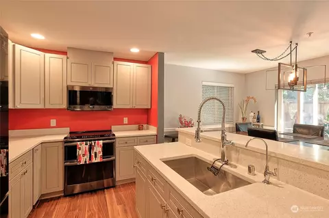 Kitchen - 1600 121st St SE #E101, Everett, WA 98208 photo 1 of 2