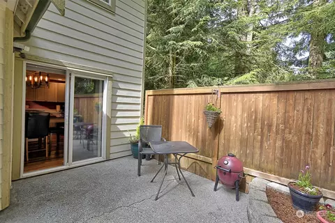 Exterior - 1600 121st St SE #E101, Everett, WA 98208 photo 8 of 12