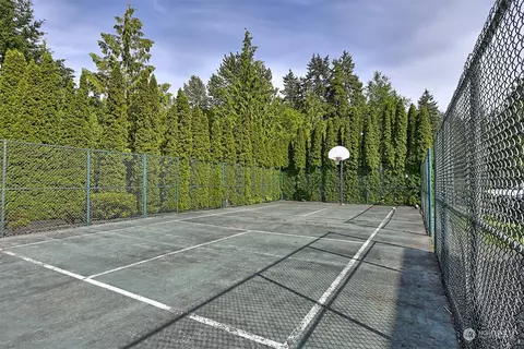 Exterior - 1600 121st St SE #E101, Everett, WA 98208 photo 11 of 12