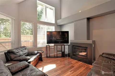 Living - 1600 121st St SE #E101, Everett, WA 98208 photo 1 of 3