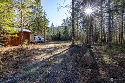 147 Glacier Dr, Mineral, WA 98001