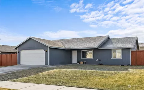 1309 W Shelby St, Moses Lake, WA 98837