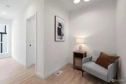 203 11th Ave E, Seattle, WA 98102 photo 13