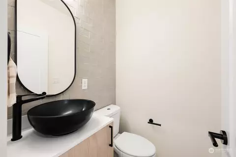 203 11th Ave E, Seattle, WA 98102 photo 8
