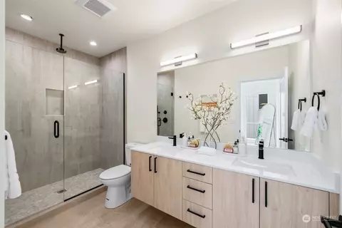 203 11th Ave E, Seattle, WA 98102 photo 18