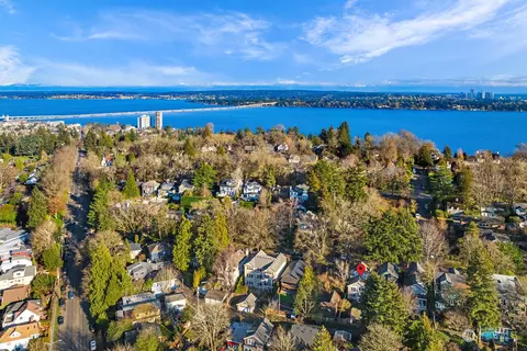 View/Area - 805 33rd Ave E, Seattle, WA 98112 photo 1 of 2