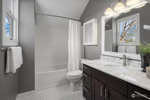 Bath - 805 33rd Ave E, Seattle, WA 98112 photo 1 of 2