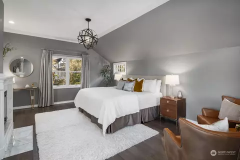 Bedroom - 805 33rd Ave E, Seattle, WA 98112 photo 1 of 4