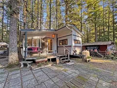 70 6 Riverside Dr, Deming, WA 98244