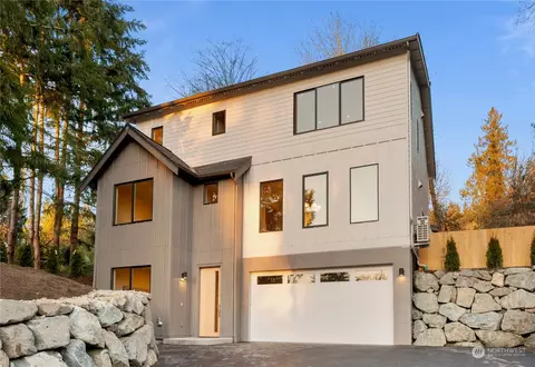 19744 35th Ave NE, Lake Forest Park, WA 98155