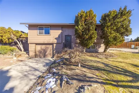 1101 Cherry Cir, East Wenatchee, WA 98802