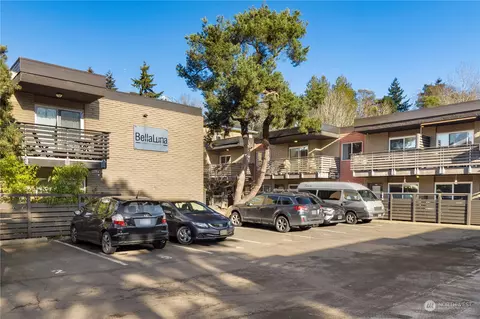 5220 42nd Ave S #203, Seattle, WA 98118