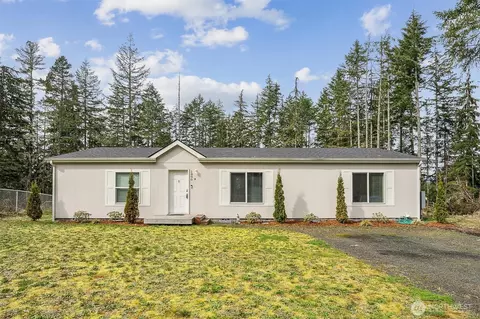 1890 E Trails End Dr, Belfair, WA 98528