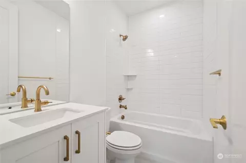 Bath - 18922 NE 99th Ct NE #D, Bothell, WA 98011 photo 4 of 4