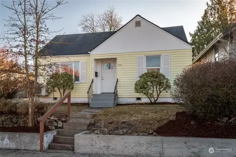 812 Harris St, Kelso, WA 98626