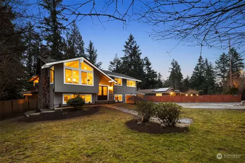 15906 SE Newport Way, Bellevue, WA 98006