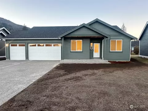 7228 Peaceful Valley Dr, Maple Falls, WA 98266