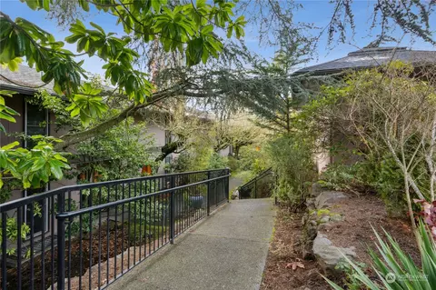 1425 S Puget Dr #C6, Renton, WA 98055