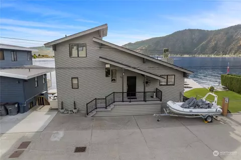 553 Manson Blvd, Manson, WA 98831
