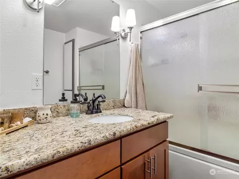 Bath - 16214 264th St E, Orting, WA 98360 photo 2 of 3