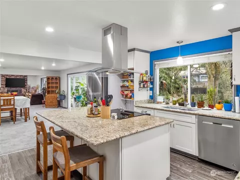 Kitchen - 16214 264th St E, Orting, WA 98360 photo 5 of 7