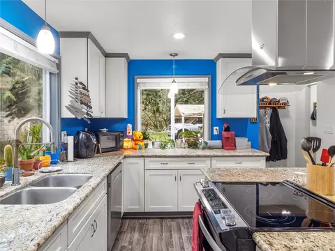 Kitchen - 16214 264th St E, Orting, WA 98360 photo 7 of 7