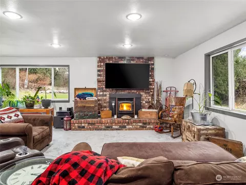 Living - 16214 264th St E, Orting, WA 98360 photo 3 of 7