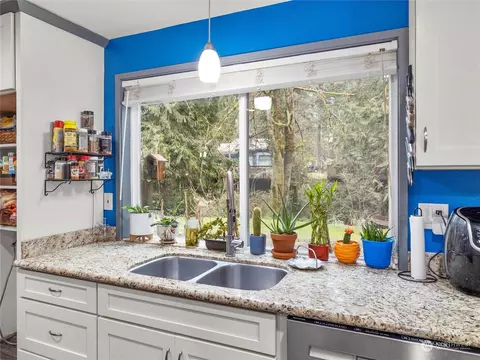 Kitchen - 16214 264th St E, Orting, WA 98360 photo 6 of 7
