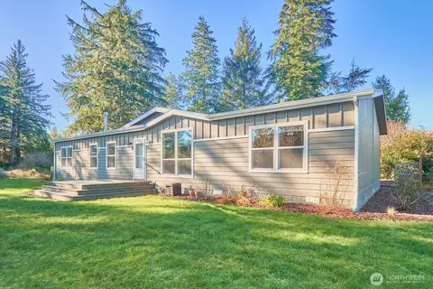 4012 155th St, Long Beach, WA 98631