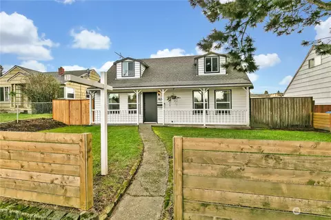 824 S 72nd St, Tacoma, WA 98408