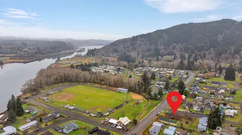 1603 Park Ave, Raymond, WA 98577