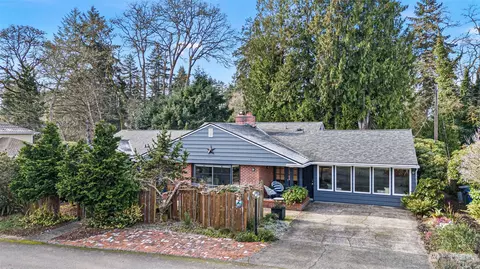 10 Ponce De Leon Crk SW, Lakewood, WA 98499