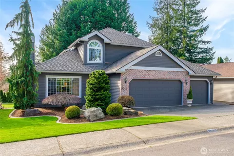 25523 Lake Wilderness Country Club Dr SE, Maple Valley, WA 98038