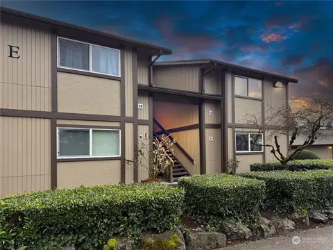 4715 176th St SW #E12, Lynnwood, WA 98037