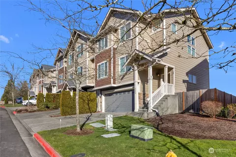 Exterior - 3035 Belmonte Ln, Everett, WA 98201 photo 3 of 8