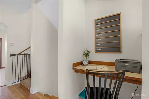 Entry Way - 3035 Belmonte Ln, Everett, WA 98201 photo 2 of 2