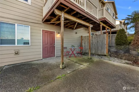 Exterior - 3035 Belmonte Ln, Everett, WA 98201 photo 5 of 8