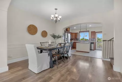 Dining - 3035 Belmonte Ln, Everett, WA 98201 photo 2 of 3